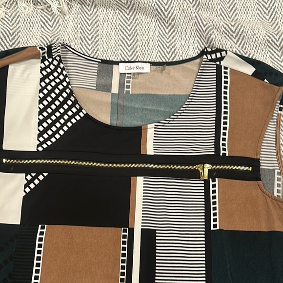 Calvin Klein Black and Green blocked Graphic Sleeveless Tank Top Blouse zipper - Picture 3 of 4